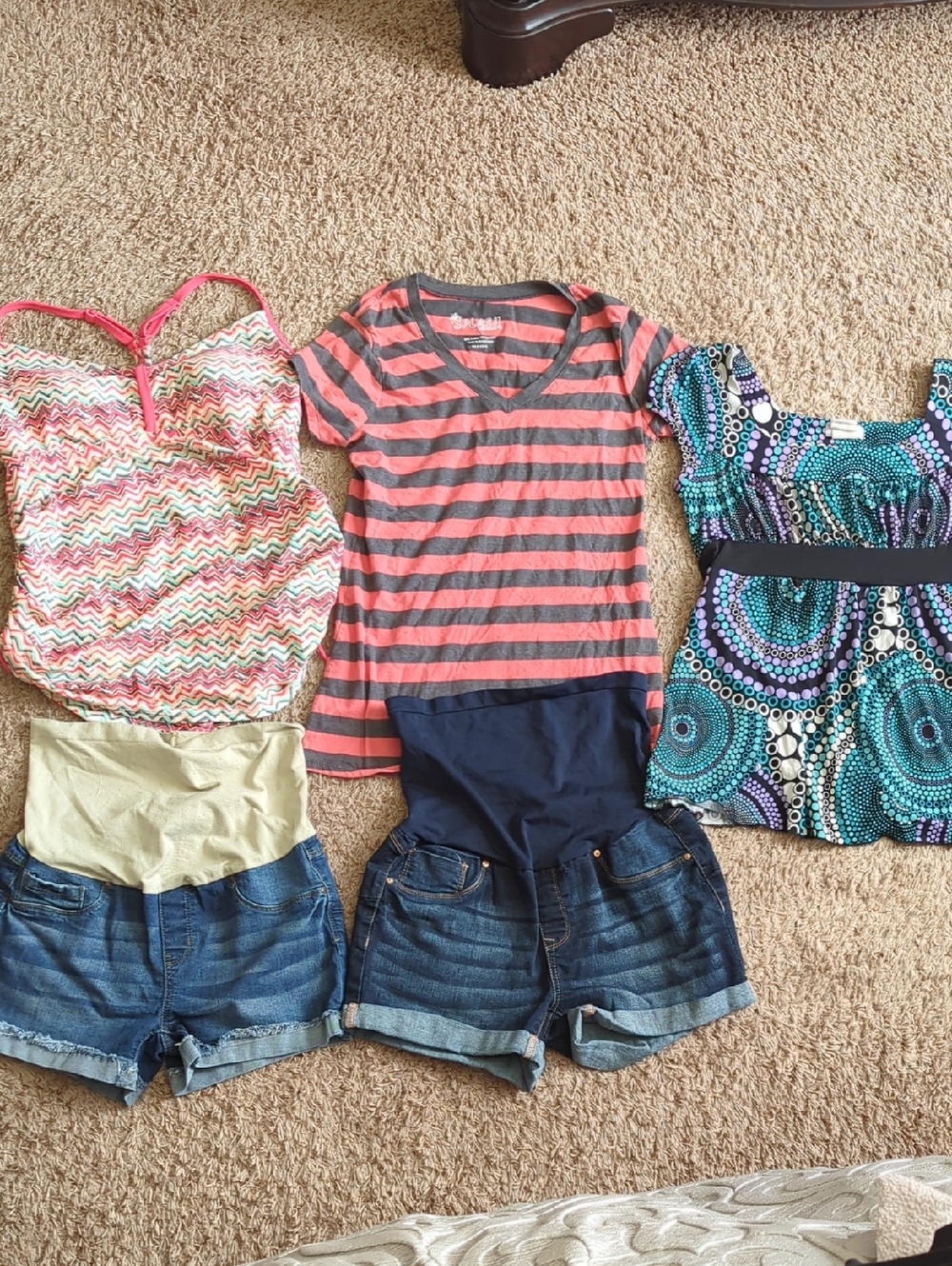 Women's Size Large Maternity Clothes Lot